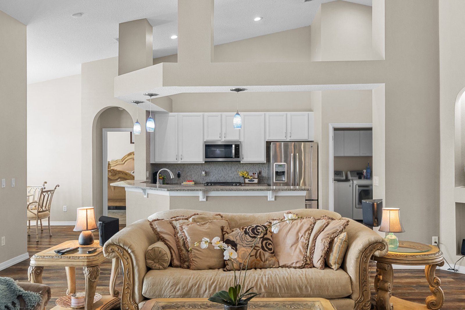 14624 Kitlanselt Way open kitchen and living area