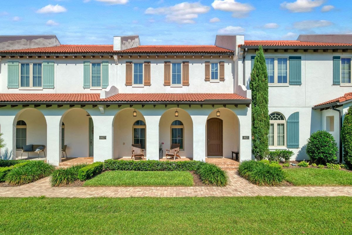 3 bedroom townhome for sale at 8921 Fountain Palm Alley Winter Garden FL 34787